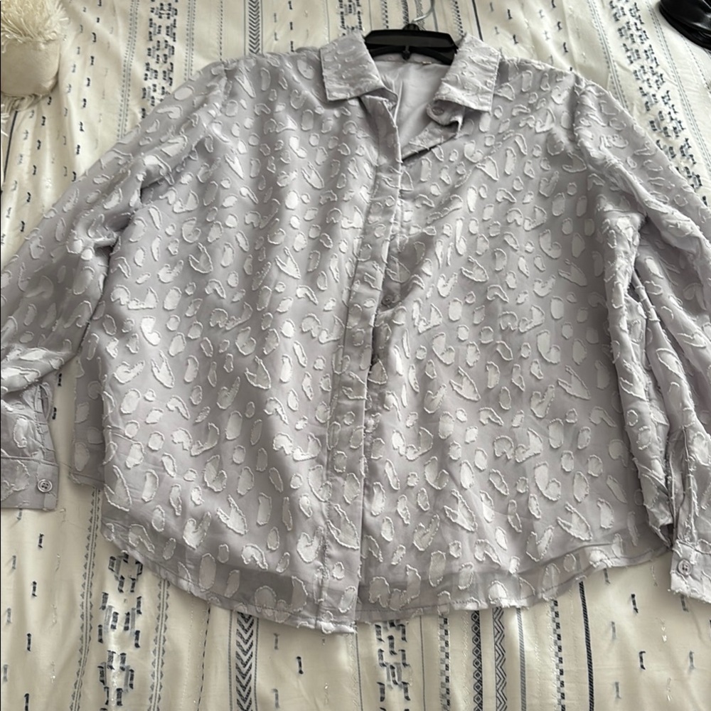 Women’s Silvery Gray Leopard Print Button-Up Shirt